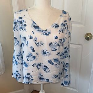 NWOT Club Monaco white and blue floral flowy top M